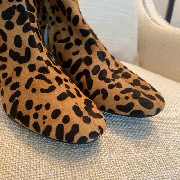 Violeta Womens Ankle Boots w Cheetah Cowhide / Side Zipper/Medium Heel /Size 8 - Picture 5 of 11